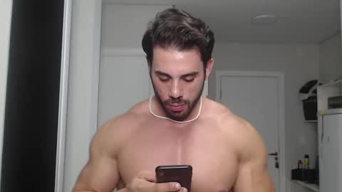 Snapshot of promuscles4u chatting on 12.28.24 promuscles4u online show from 12.28.24