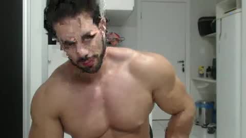 Snapshot of promuscles4u chatting on 01.05.25 promuscles4u online show from 01.05.25