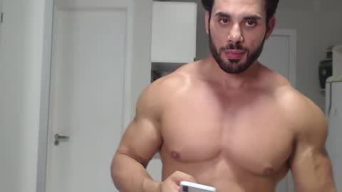 Snapshot of promuscles4u chatting on 02.14.25 promuscles4u online show from 02.14.25