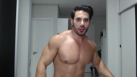 Snapshot of promuscles4u chatting on 02.28.25 promuscles4u online show from 02.28.25