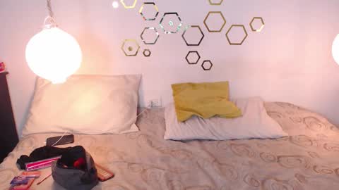 Adris  Juan online show from 10.23.25