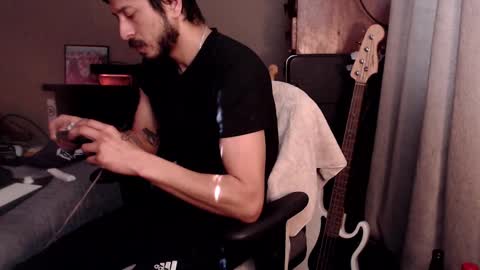 Snapshot of psilocipher chatting on 03.09.25 Sk8wave online show from 03.09.25