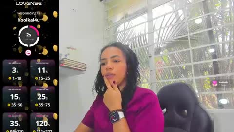 Snapshot of psique_naughty2 chatting on 02.19.25 psique_naughty2 online show from 02.19.25