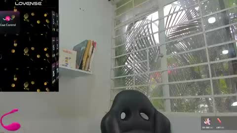 Snapshot of psique_naughty2 chatting on 03.05.25 psique_naughty2 online show from 03.05.25