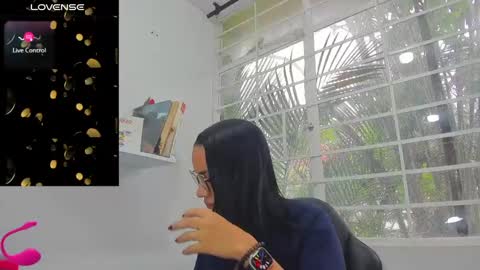 Snapshot of psique_naughty2 chatting on 03.12.25 psique_naughty2 online show from 03.12.25