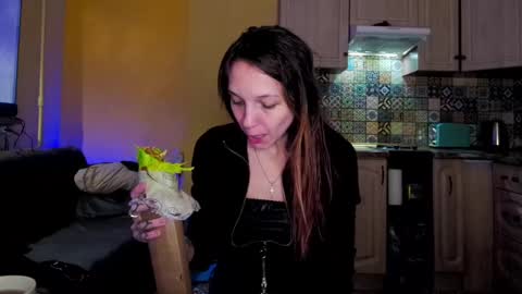 Snapshot of psyheya chatting on 03.04.25 LUCY ----- online show from 03.04.25