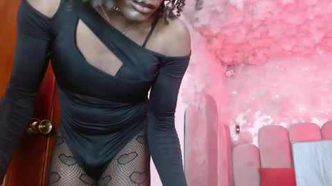 Snapshot of puca_eboony chatting on 05.16.26 pucca online show from 05.16.26