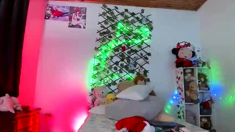 Emma Rico   model indep online show from 12.17.25