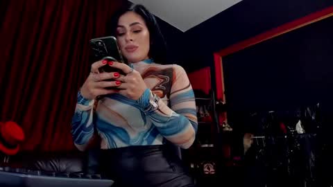 MissPuffyLove online show from 02.06.25