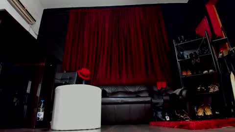 MissPuffyLove online show from 02.21.25