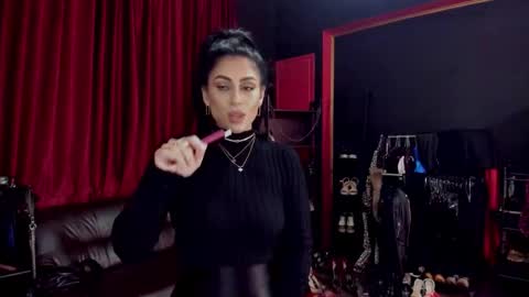 MissPuffyLove online show from 12.18.25