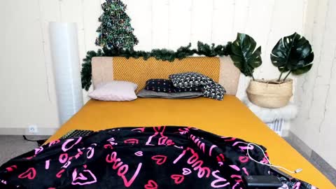 Snapshot of puffybun chatting on 01.18.25 puffybun online show from 01.18.25