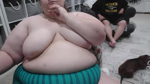 Snapshot of pugglelover chatting on 01.05.25 Puggie - online show from 01.05.25