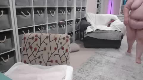 Snapshot of pugglelover chatting on 01.15.25 Puggie - online show from 01.15.25