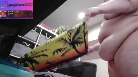 Snapshot of pugglelover chatting on 09.27.25 Puggie - online show from 09.27.25