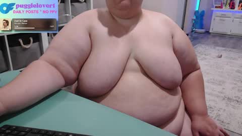 Snapshot of pugglelover chatting on 10.02.25 Puggie - online show from 10.02.25