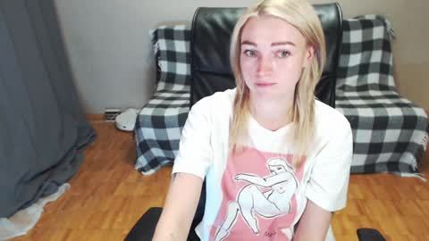 Snapshot of puma_ma chatting on 12.07.24 Polly online show from 12.07.24