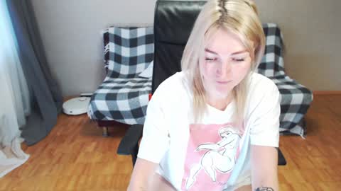 Snapshot of puma_ma chatting on 12.14.24 Polly online show from 12.14.24