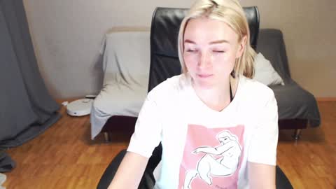 Snapshot of puma_ma chatting on 12.14.24 Polly online show from 12.14.24