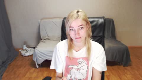 Snapshot of puma_ma chatting on 12.17.24 Polly online show from 12.17.24