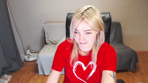 Snapshot of puma_ma chatting on 12.19.24 Polly online show from 12.19.24