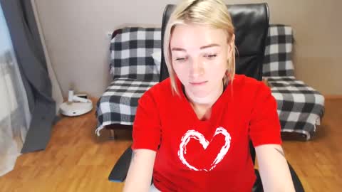 Snapshot of puma_ma chatting on 12.23.24 Polly online show from 12.23.24