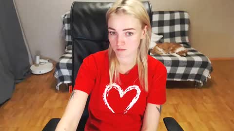 Snapshot of puma_ma chatting on 12.25.24 Polly online show from 12.25.24