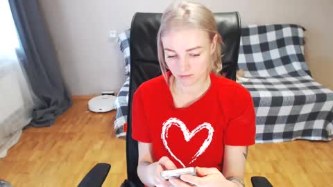 Snapshot of puma_ma chatting on 02.17.25 Polly online show from 02.17.25