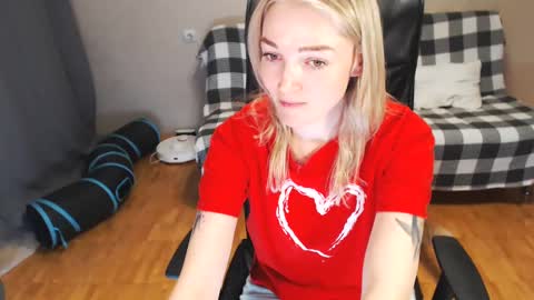 Snapshot of puma_ma chatting on 02.25.25 Polly online show from 02.25.25