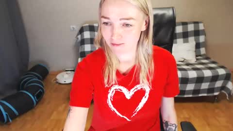 Snapshot of puma_ma chatting on 02.25.25 Polly online show from 02.25.25