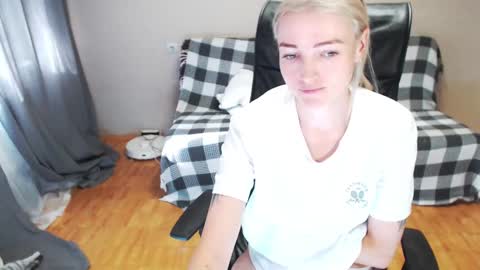 Snapshot of puma_ma chatting on 09.18.25 Polly online show from 09.18.25