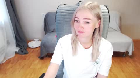 Snapshot of puma_ma chatting on 10.13.25 Polly online show from 10.13.25