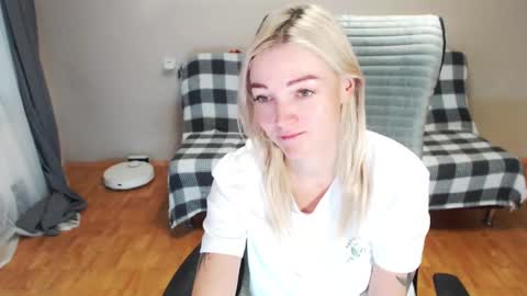 Polly online show from 11.26.25