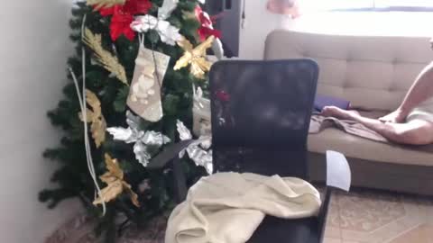 Snapshot of pummpummm chatting on 12.26.24 pummpummm online show from 12.26.24