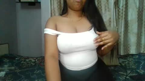 Snapshot of puneripiya chatting on 11.26.25 sania 141414 online show from 11.26.25