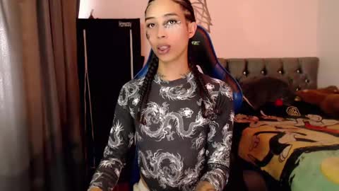 Snapshot of pupi_wolf chatting on 10.24.25 Cris online show from 10.24.25