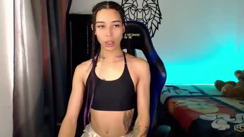 Snapshot of pupi_wolf chatting on 11.14.25 Cris online show from 11.14.25