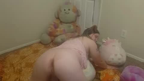 Snapshot of puppygirllovestobeg chatting on 05.26.26 puppygirllovestobeg online show from 05.26.26
