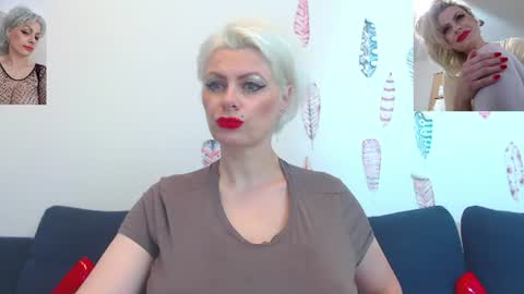 Snapshot of pure_seduce_wow chatting on 06.11.26 Goldie online show from 06.11.26