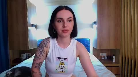 Snapshot of pure_temptation_j chatting on 05.15.26 Julia online show from 05.15.26