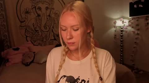 Megan online show from 08.04.26