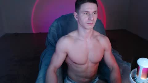 Snapshot of puremenshape chatting on 01.12.26 puremenshape online show from 01.12.26