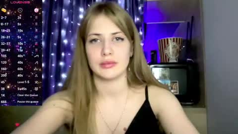 Snapshot of puremiraclealis chatting on 12.08.24 Alicia online show from 12.08.24