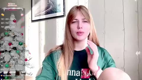 Snapshot of puremiraclealis chatting on 12.24.24 Alicia online show from 12.24.24