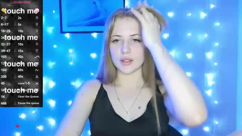 Snapshot of puremiraclealis chatting on 02.09.25 Alicia online show from 02.09.25