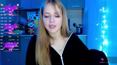 Snapshot of puremiraclealis chatting on 03.10.25 Alicia online show from 03.10.25