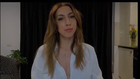 Snapshot of purevibrations chatting on 03.04.26 Isabelle online show from 03.04.26