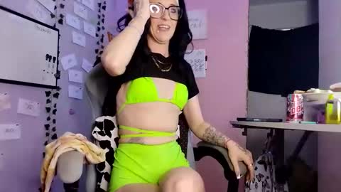 Purple2StayThnxxx online show from 12.04.25