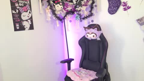 Snapshot of purple_ema chatting on 11.24.25 purple_ema online show from 11.24.25