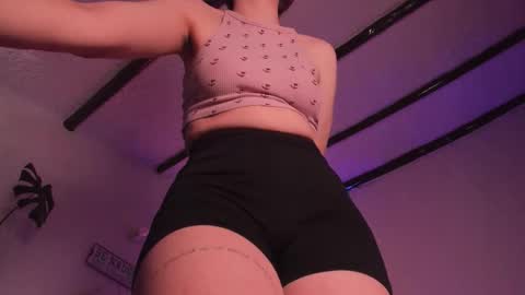 Snapshot of purple_opal chatting on 12.18.25 Vero online from Tuesday to Sunday online show from 12.18.25